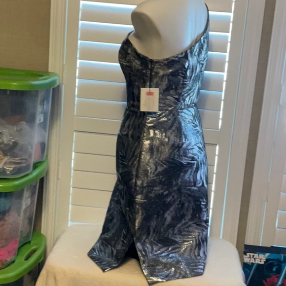 Calvin Klein - Picture 4 of 10